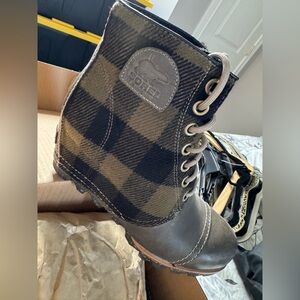 Sorel Black and Gray Wedge Boots